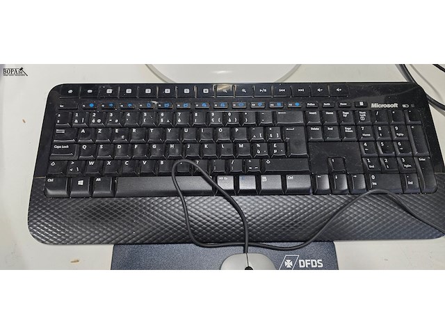 Lot 6 - hp computer met scherm, toetsenbord en muis - afbeelding 5 van  7