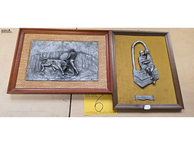 Lot 6 - ingelijste kaders gemaakt uit tin 2 stuks - afbeelding 1 van  3