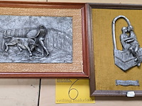 Lot 6 - ingelijste kaders gemaakt uit tin 2 stuks - afbeelding 1 van  3