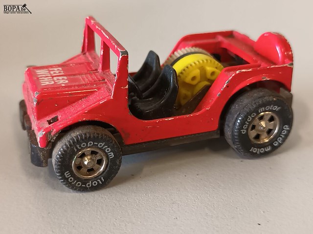 Lot 6 - jeeps op schaal. 7 stuks - afbeelding 8 van  12