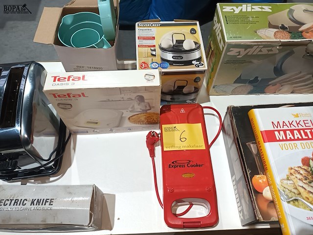 Lot 6 - keukengerei. 9 stuks - afbeelding 1 van  7