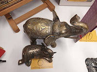 Lot 6 - koperen olifanten. 2 stuks - afbeelding 4 van  4
