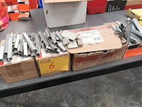 Lot 6 - lot diverse nietjes. 4 dozen