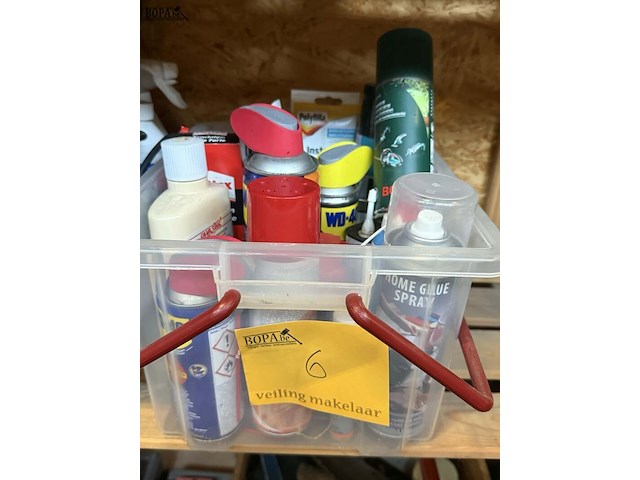 Lot 6 - lot lijm en olie - bison, pattex en wd40 - afbeelding 1 van  2