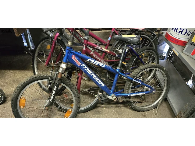Lot 6 - lot van 3 kinderfietsen - afbeelding 2 van  8