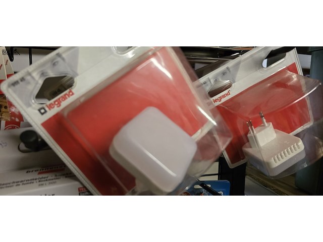 Lot 6 - lotje diverse nachtverlichting, siliconeborstels... - afbeelding 4 van  7