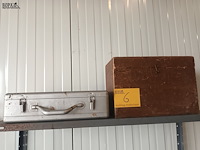 Lot 6 - materiaalkoffers. 2 stuks - afbeelding 1 van  3