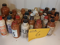 Lot 6 - miniatuur aardewerk kruiken. 29 stuks