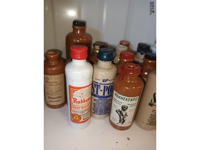 Lot 6 - miniatuur aardewerk kruiken. 29 stuks - afbeelding 2 van  5