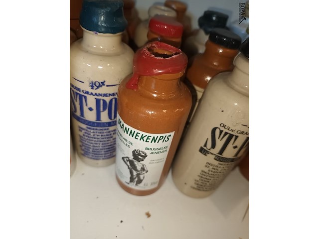 Lot 6 - miniatuur aardewerk kruiken. 29 stuks - afbeelding 3 van  5