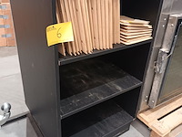 Lot 6 - open kast - afbeelding 1 van  2