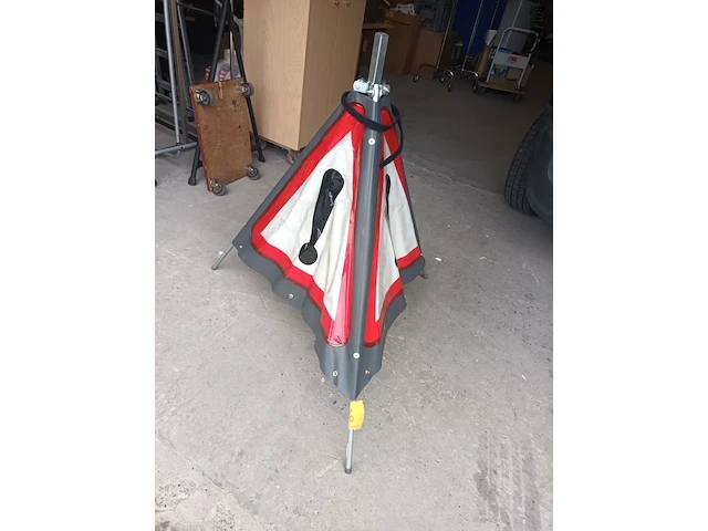 Lot 6 - opvouwbare driezijdige gevarendriehoek - afbeelding 2 van  3