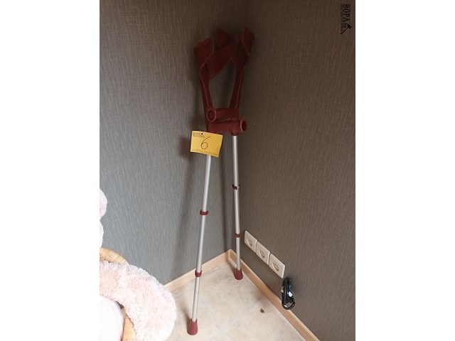 Lot 6 - paar krukken - afbeelding 1 van  2