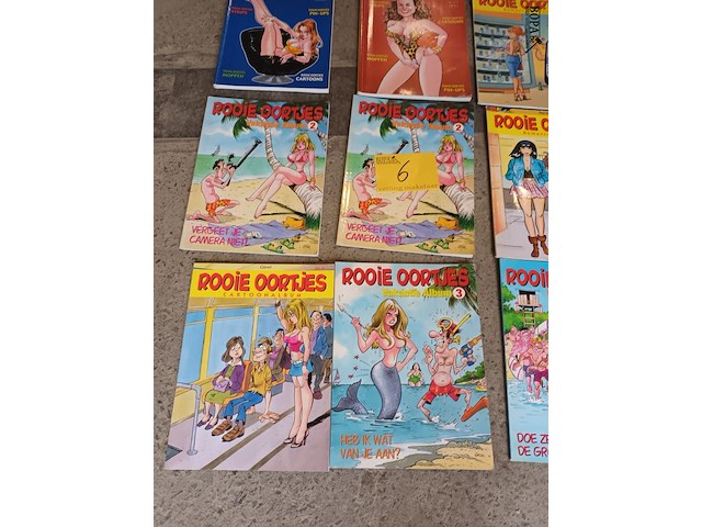 Lot 6 - rooie oortjes. 9 stuks - afbeelding 4 van  4