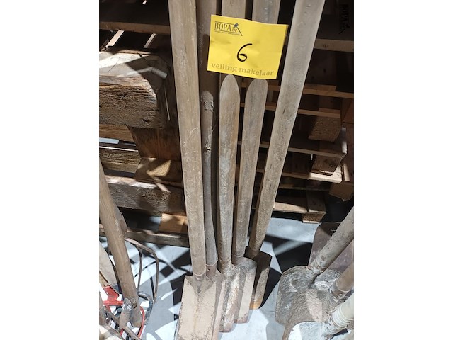 Lot 6 - spade. 5 stuks - afbeelding 1 van  2