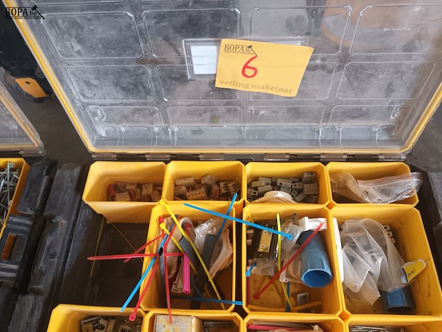 Lot 6 - stanley fatmax sorteerkoffer - afbeelding 1 van  3