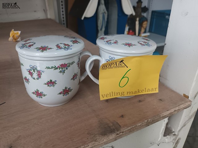 Lot 6 - theepot in keramiek. 2 stuks - afbeelding 1 van  3