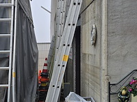 Lot 6 - uitschuifbare ladder 2 x 12 treden - afbeelding 2 van  5