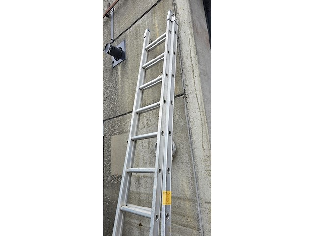 Lot 6 - uitschuifbare ladder 2 x 12 treden - afbeelding 5 van  5