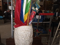 Lot 6 - vaas met paraplu’s - afbeelding 1 van  4