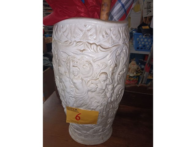 Lot 6 - vaas met paraplu’s - afbeelding 3 van  4