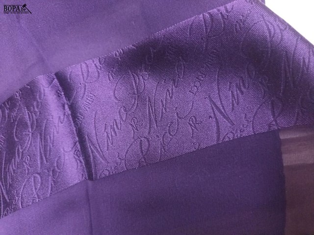 Lot 6 - zijden sjaal nina ricci - afbeelding 3 van  3