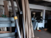 Lot 6 - zweefparasol - afbeelding 2 van  2