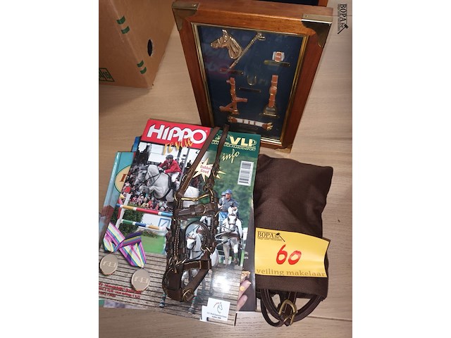 Lot 60 - collector items paardensport. 10 stuks - afbeelding 1 van  6