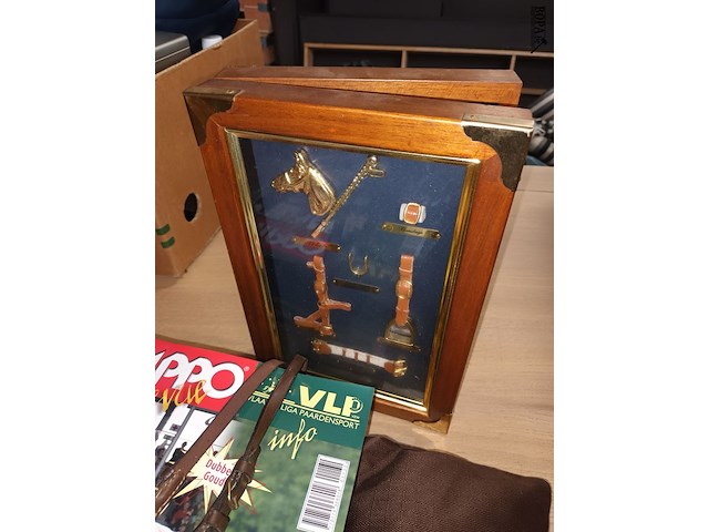 Lot 60 - collector items paardensport. 10 stuks - afbeelding 2 van  6