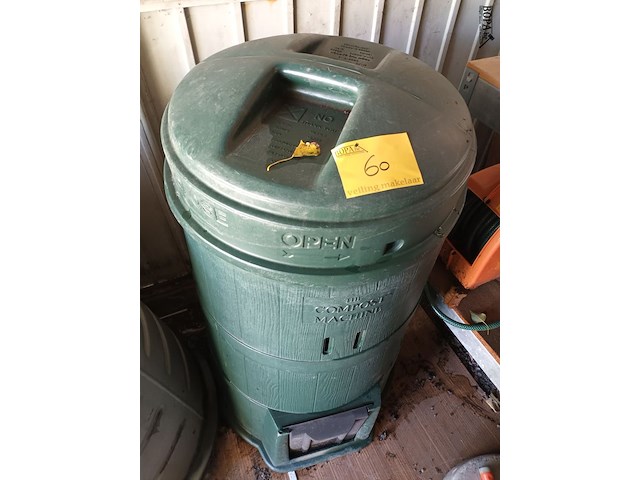Lot 60 - compostvat groen - afbeelding 1 van  3