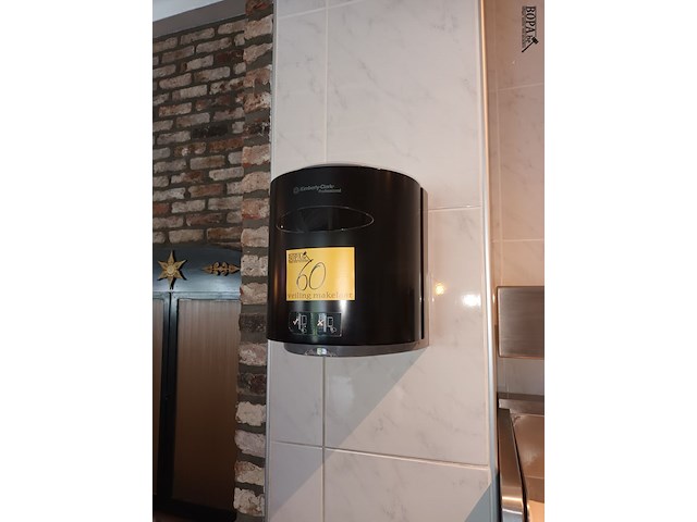Lot 60 - dispensers voor papier en zeep. 3 stuks - afbeelding 2 van  3
