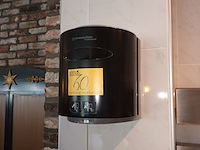 Lot 60 - dispensers voor papier en zeep. 3 stuks - afbeelding 2 van  3