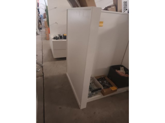 Lot 60 - dubbelzijdig winkel meubel - afbeelding 2 van  3