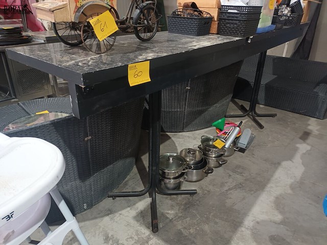 Lot 60 - hoge lange tafel - afbeelding 1 van  4