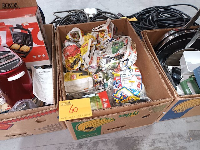 Lot 60 - huisraad. 3 dozen - afbeelding 1 van  9