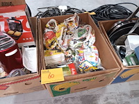 Lot 60 - huisraad. 3 dozen - afbeelding 1 van  9