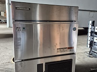 Lot 60 - ijsblokjes machine hoshizaki - afbeelding 1 van  4