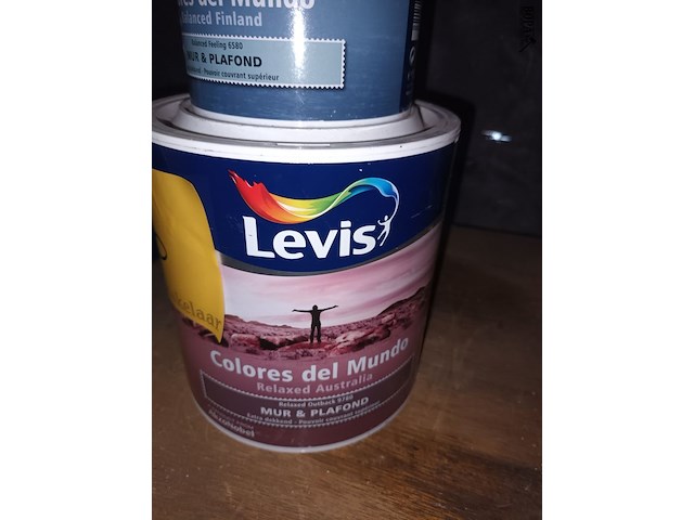 Lot 60 - levis verf. 2 stuks - afbeelding 1 van  4