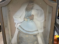 Lot 60 - madonna met kind in kappeltje - afbeelding 1 van  2