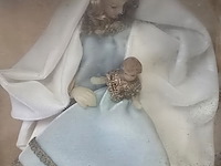 Lot 60 - madonna met kind in kappeltje - afbeelding 2 van  2