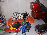 Lot 60 - moto’s op schaal en glas. 10 stuks - afbeelding 4 van  10