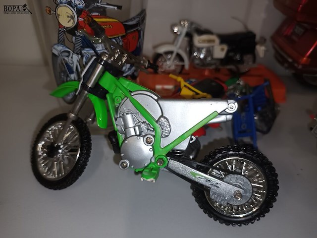 Lot 60 - moto’s op schaal en glas. 10 stuks - afbeelding 5 van  10