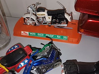 Lot 60 - moto’s op schaal en glas. 10 stuks - afbeelding 7 van  10