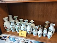 Lot 60 - oosterse vaasjes. 17 stuks