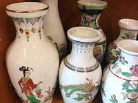 Lot 60 - oosterse vaasjes. 17 stuks - afbeelding 2 van  4