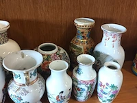 Lot 60 - oosterse vaasjes. 17 stuks - afbeelding 4 van  4