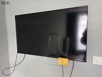 Lot 60 - panasonic tv 98 cm - afbeelding 1 van  4