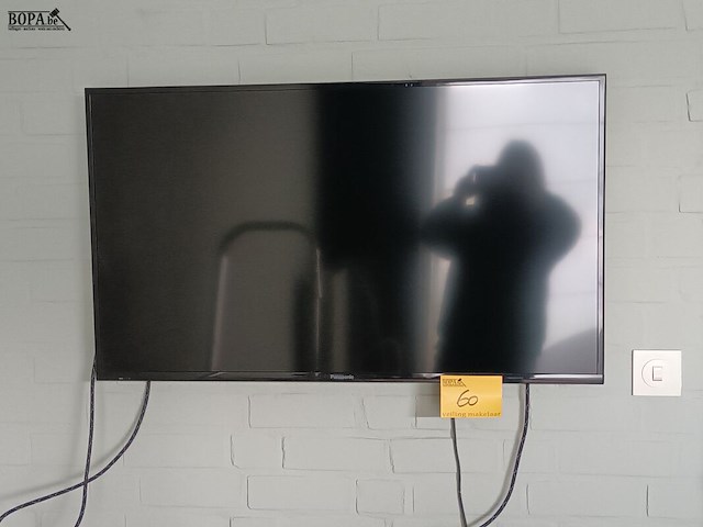 Lot 60 - panasonic tv 98 cm - afbeelding 3 van  4