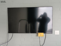 Lot 60 - panasonic tv 98 cm - afbeelding 3 van  4
