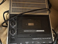 Lot 60 - philips cassettespeler met cassettes - afbeelding 3 van  4